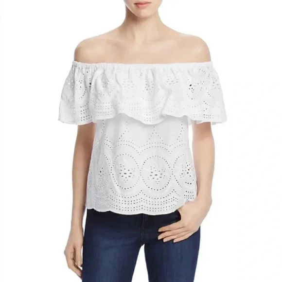 Cupcakes & Cashmere Davy Eyelet Off Shoulder Top - Picture 1 of 11